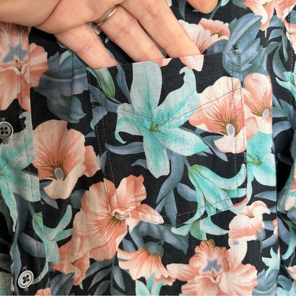 Rails Carson Tropical Shadow button shirt - Picture 3 of 7